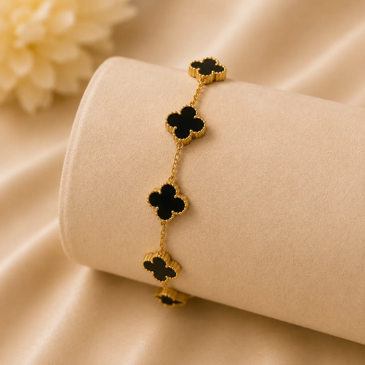 Lucky Four-Leaf Clover Bracelet - Black Onyx